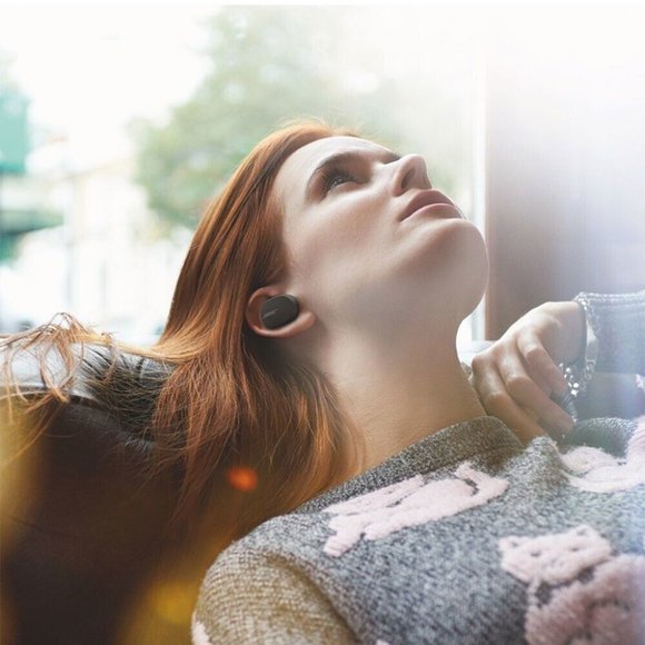 Bose QuietComfort Noise Cancelling True Wireless Bluetooth Earbuds - Picture 2 of 7